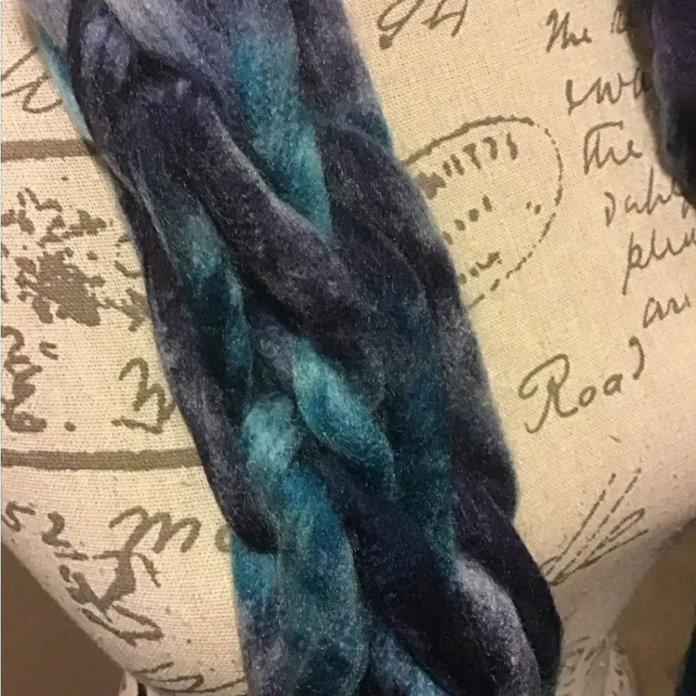 Gorgeous Chunky Knit Infinity Scarf